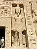 15 - Abu Simbel - Tempio di Hathor - Statua di Ramses II