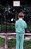 003 - Lignano - Zoo - Stefy alla gabbia del tucano