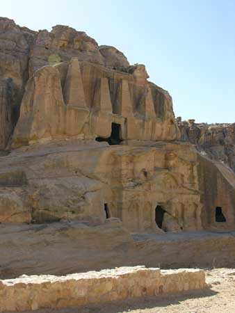 018 - Petra - Viale di accesso - Tomba dell'obelisco