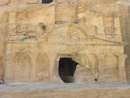 020 - Petra - Viale di accesso - Triclinio di Bas-As-Siq