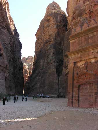 066 - Petra - Strada delle facciate