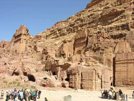072 - Petra - Strada delle facciate