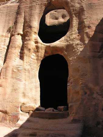 077 - Petra - Accesso ad una tomba