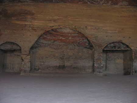091 - Petra - Tombe reali - Sala