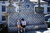 004 - Viseu - Stefano e Michela seduti alla fontana di azulejos